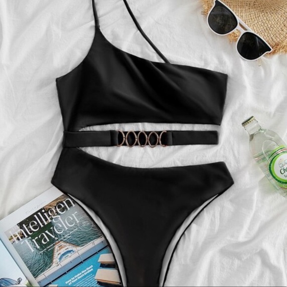 Boho white  gold chain detail cutout monokini swimsuit - Picture 5 of 10